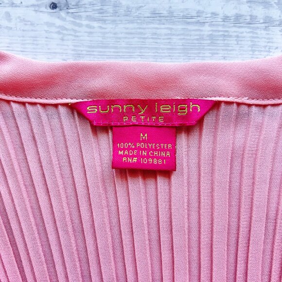 Sunny Leigh Flutter Sleeve Bow Tie Neck Top ๐๐ - Picture 3 of 4